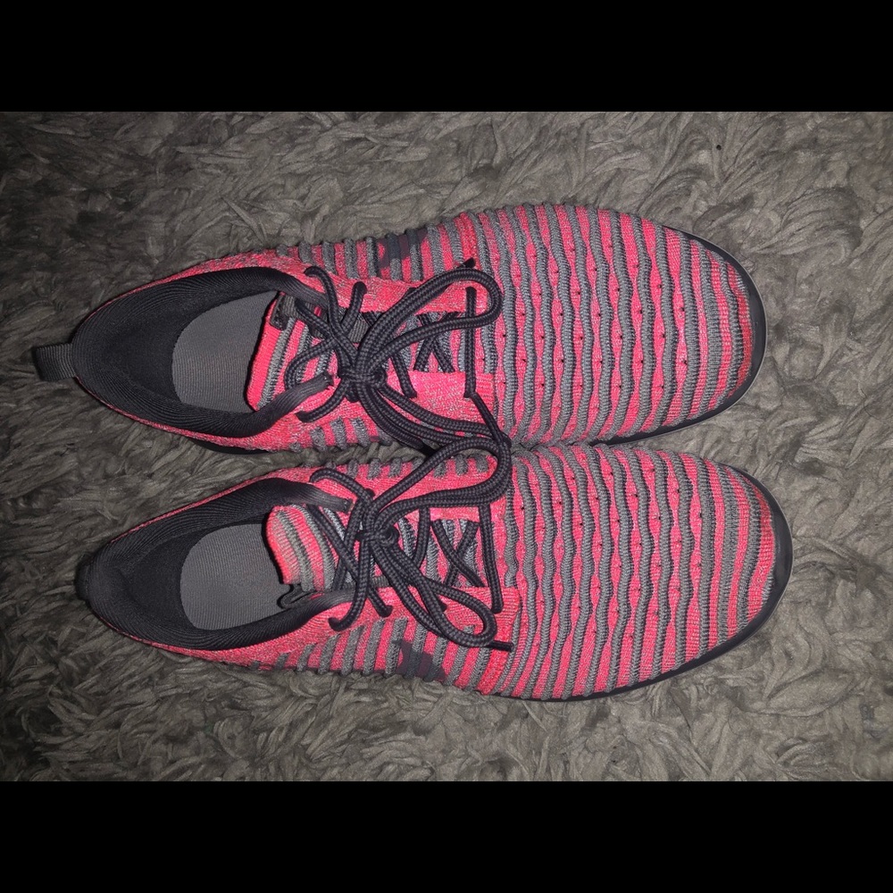 nike tennis shoes